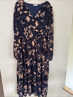 Simplee Navy & Beige Floral V-Neck Midi Dress